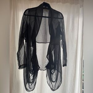 MILA Top - Multifunction piece. Can be worn as a light cover up, jacket or top